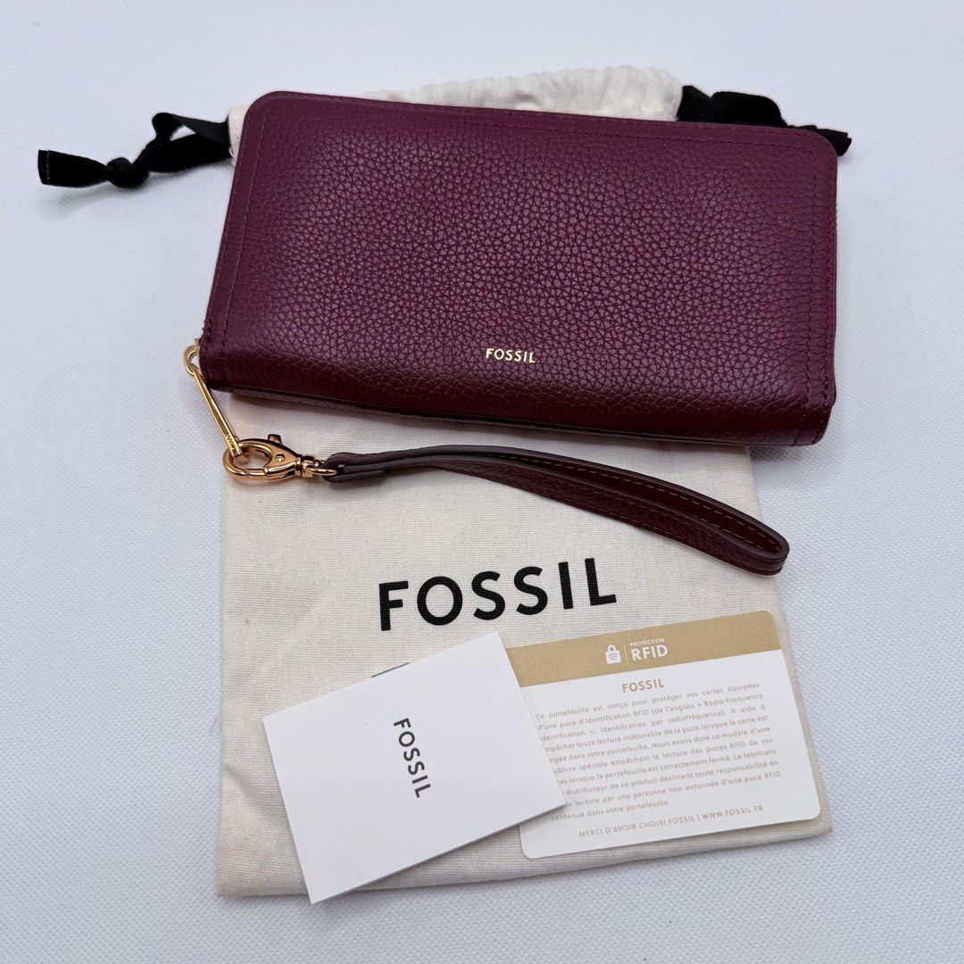 FOSSIL LONG WALLET (unused) (Category: Wallets & Card holders) located in Quezon City. Submitted by ajandstevenshopscorner (Listing ID 1460392047, Image 1). Description: .