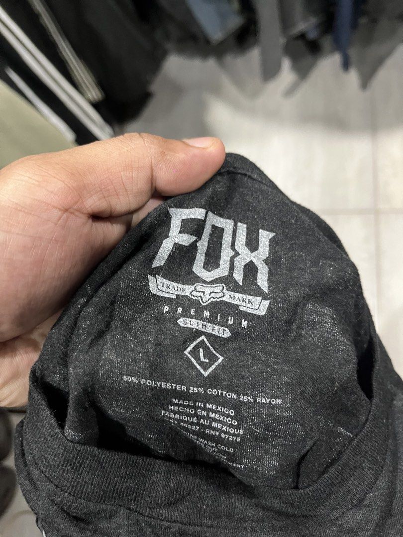 Fox Back to Back Mega Print Tshirt / Dark Gray / Large (Category: Tshirts & Polo Shirts ) located in Camalaniugan. Submitted by anarchymonopoly052128 (Listing ID 1460502596, Image 3). Description: Width: 21 Inches Length: 28Inches .