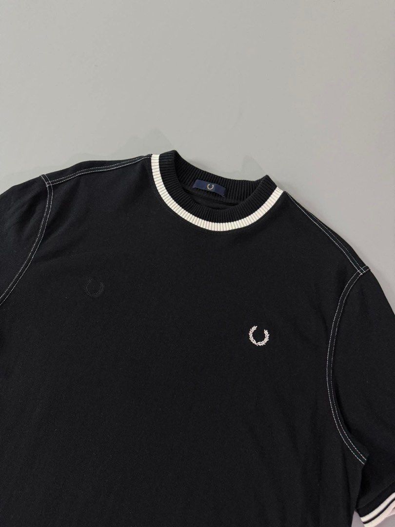 FRED PERRY (Category: Tshirts & Polo Shirts ) located in Guagua. Submitted by sweetboyy (Listing ID 1460404197, Image 3). Description: FRED PERRY EXCELLENT CONDITION / NO ISSUE SIZE LARGE ON TAG / DIMES L30 W24.