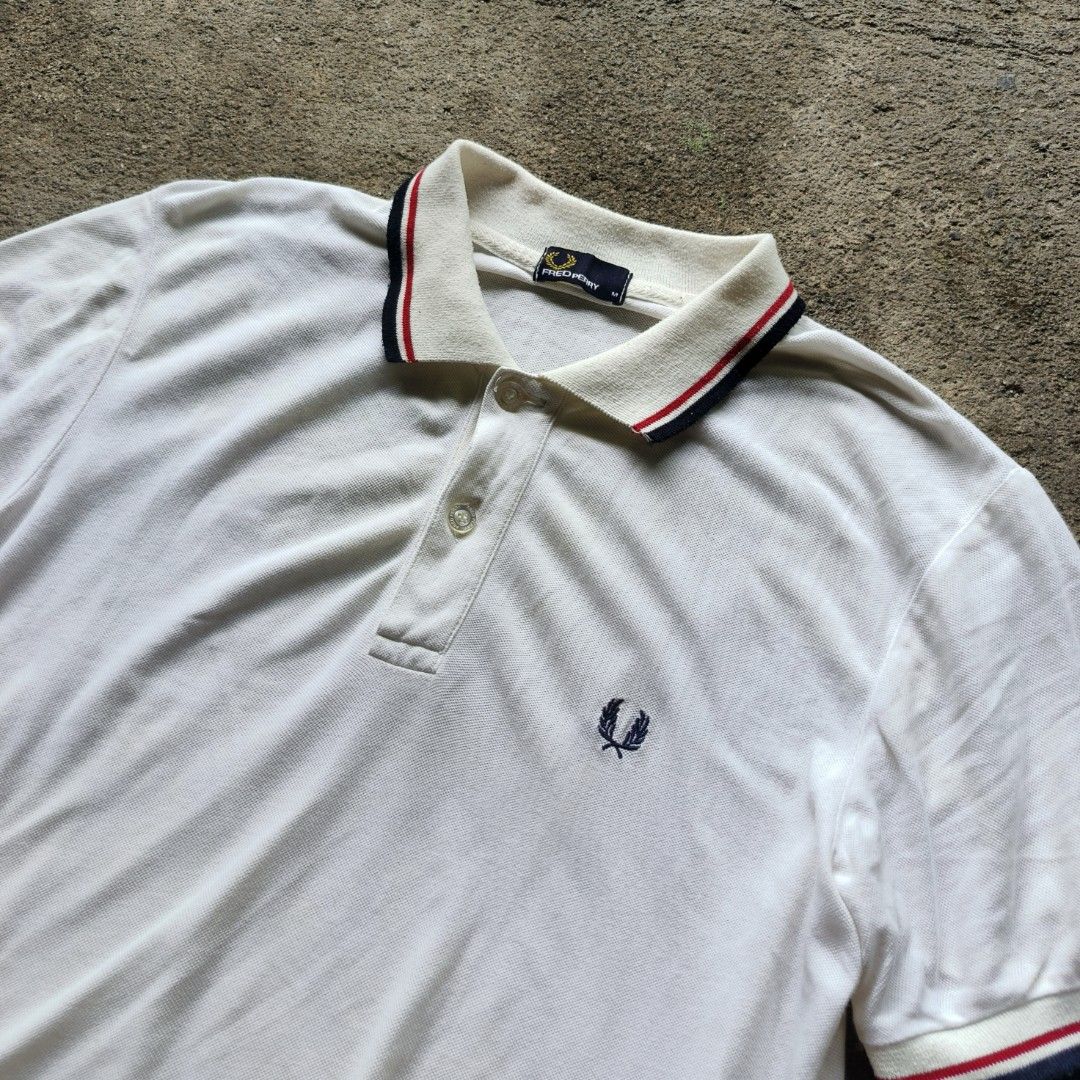 Fredperry Poloshirt (Category: Activewear) located in San Marcelino. Submitted by ali_thriftzz (Listing ID 1460311062, Image 2). Description: Length-30 Width-19.5 Good condi 400+sf.