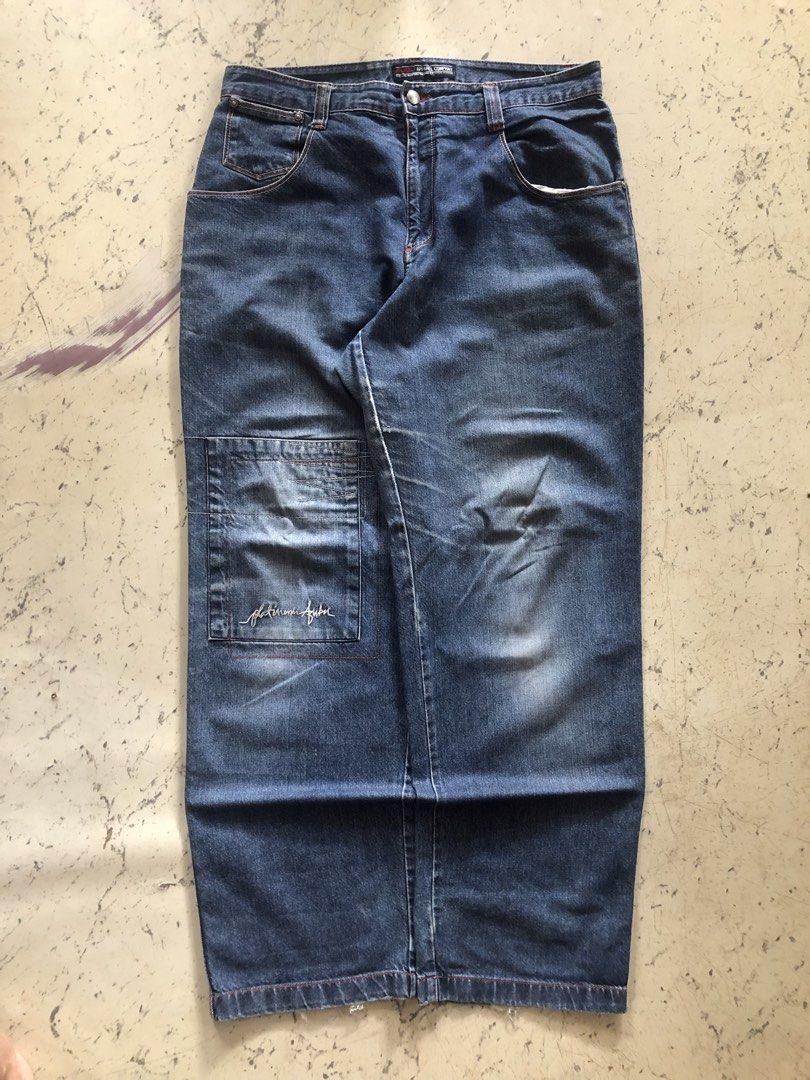 🏷️FUBU PLATINUM (Category: Jeans) located in Cagayan de Oro. Submitted by jericc1 (Listing ID 1460457024, Image 1). Description: 🏷️Fubu platinum Mesurement: W-36 (mesurement) L-43.5 T-15 H-9.4 Price: 1.599+sf Issue: helldrag.
