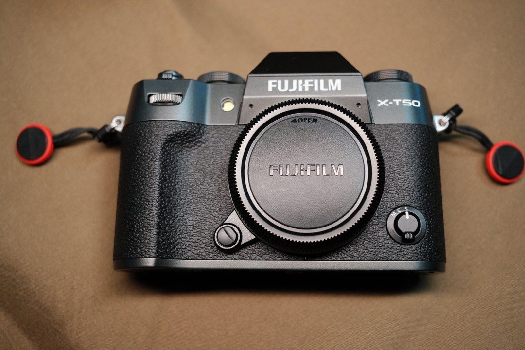 Fujifilm XT50 (Category: Cameras) located in Concepcion. Submitted by shopzieeyab (Listing ID 1460314183, Image 2). Description: Body only Complete box.
