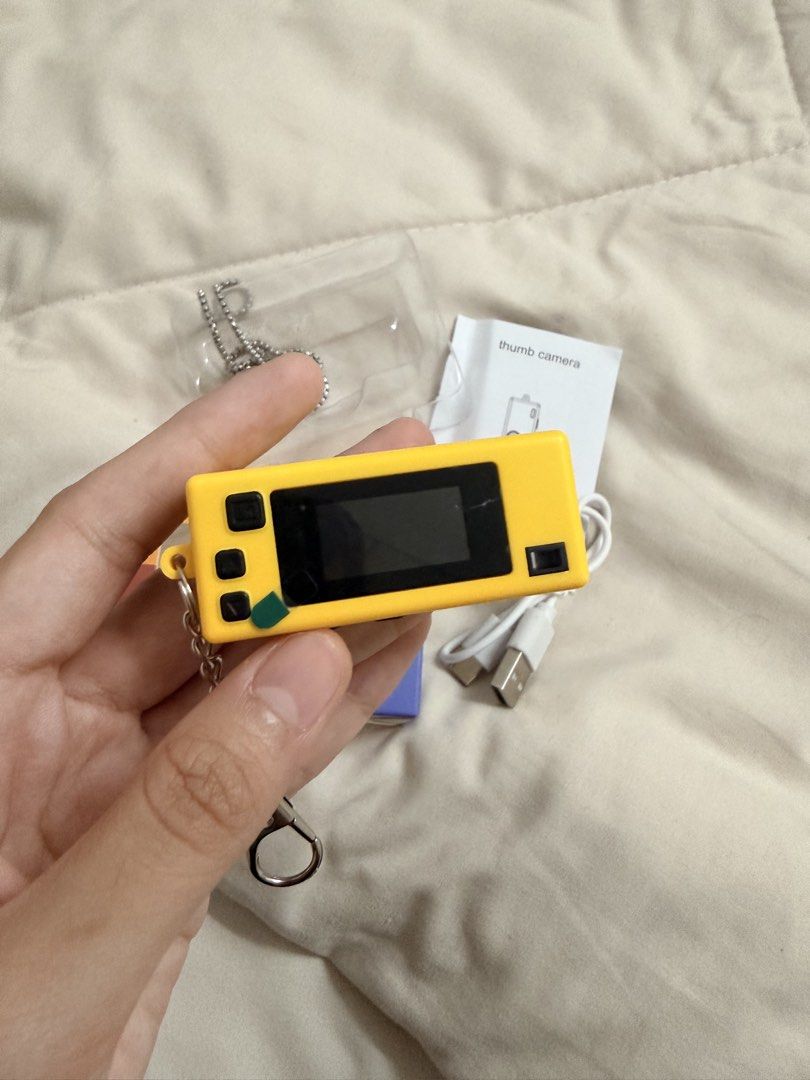G6 Thumb Camera (Category: Wearables & Smart Watches) located in Alor Setar. Submitted by qdsthingz (Listing ID 1460479212, Image 2). Description: Copy ori kodak. Beli kat Tiktok shop. .