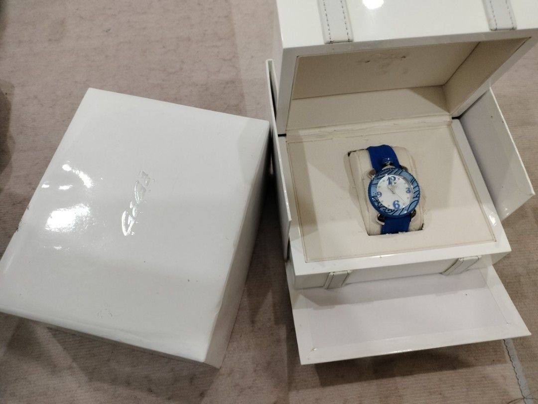 GaGa watch with box (Category: Women's Watches) located in Quezon City. Submitted by dex.colletions (Listing ID 1460438596, Image 3). Description: for Sale GaGa watch with box negotiable.