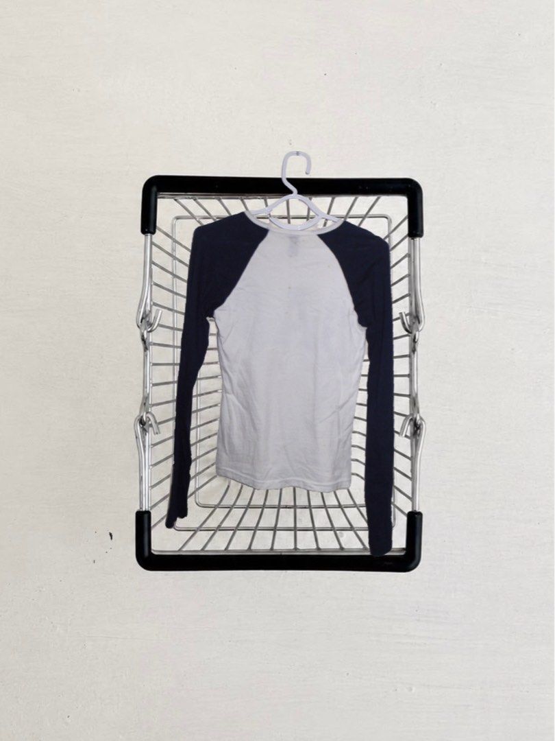 GAP Long Sleeve Raglan Shirt White Navy (Category: Longsleeves) located in Davao. Submitted by femlueur (Listing ID 1460459650, Image 2). Description: size: small condition: used fits true to size visible rust stains in the back 📍 location: davao city payment via gcash / bank transfer 📦 shipping available nationwide through j&t, lbc, or your preferred courier 🛵 same-day delivery within davao city via grab or lalamove (shipping fee shouldered b