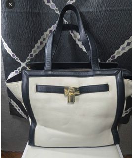 (Category: ) located in . Submitted by affordabags_cd (Listing ID 1460425898, Image 1). Description: .