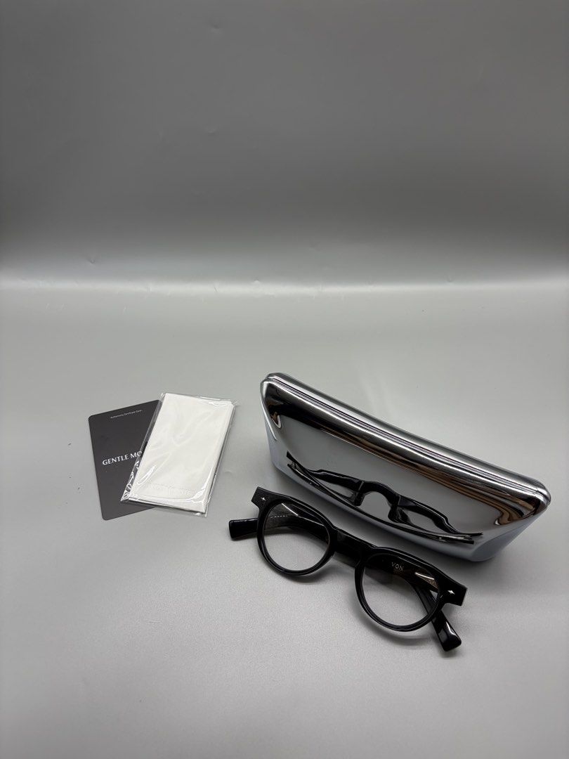 Gentle Monster BOLD Von 01 (Category: Sunglasses & Eyewear) located in Bacoor. Submitted by thegentleluxe (Listing ID 1460442239, Image 1). Description: Gentle Monster BOLD Von 01 Comes with Metallic Silver Case, Cloth, Authenticity Card. No Box Pre-Order/On Hand 3495 php only! (Shipping fee excluded) Follow our Page FB: The Gentle Luxe IG: thegentleluxestore.