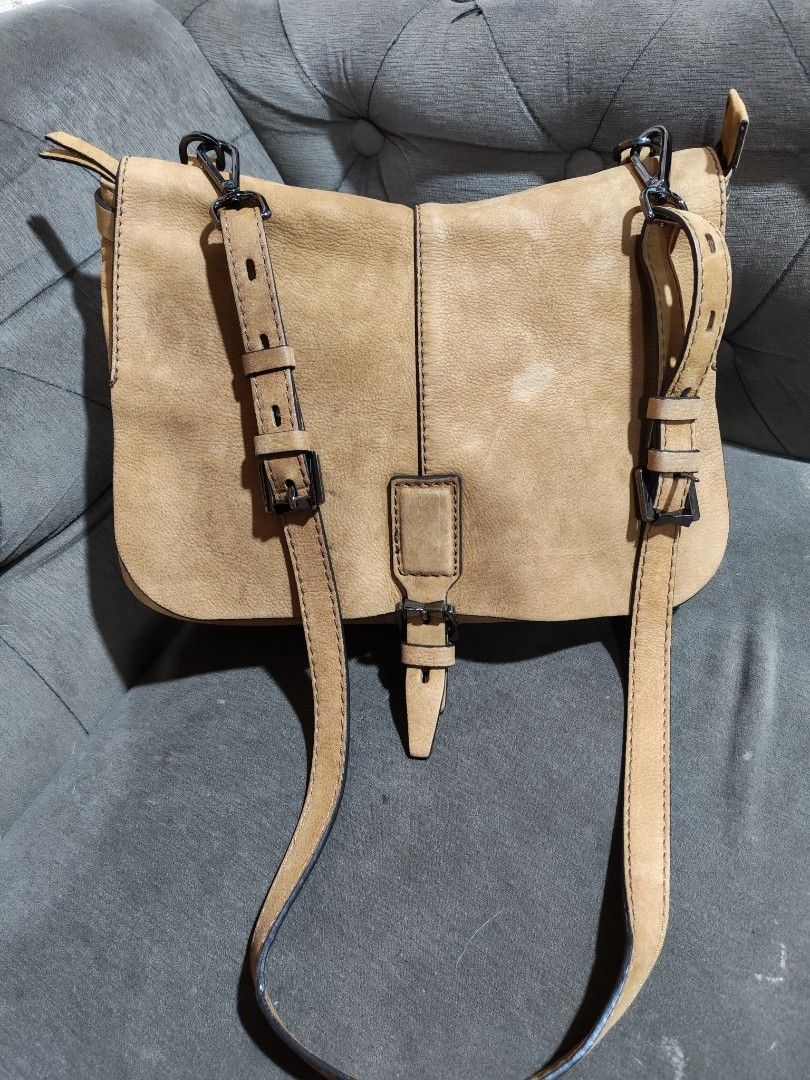 Genuine leather bag (Category: Sling Bags) located in Manila. Submitted by bernieraga73669 (Listing ID 1460336624, Image 3). Description: .