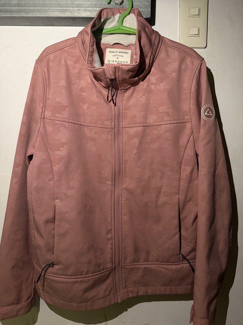 Giordano Jacket (Category: Luxury Apparel) located in Pateros City. Submitted by glims (Listing ID 1460312293, Image 1). Description: Women’s High-Function Detachable Hooded Jacket - Details.
