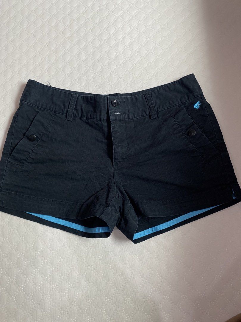 Giordano khakis short (Category: Shorts) located in Marikina City. Submitted by tomie_kawakami (Listing ID 1460419291, Image 1). Description: - size S-M - good condition, no issue - open for meet ups - can transact on blue app Marikina city Shipping via J&t/ lalamove/ meet up / self book .