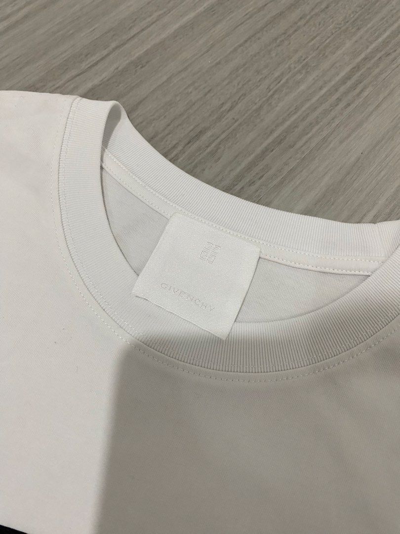 Givenchy (Category: Tshirts & Polo Shirts ) located in Manila. Submitted by vizcarrach03925 (Listing ID 1460441275, Image 3). Description: .