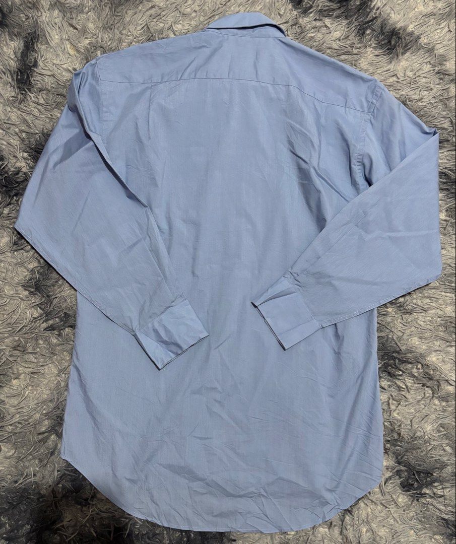 GIVENCHY (Category: Luxury Apparel) located in Legazpi City. Submitted by thesource052 (Listing ID 1460490763, Image 3). Description: GIVENCHY VINTAGE PLAIN LONGSLEEVE LARGE WIDTH: 21-22” LEngth: 29” Good as new 6400.