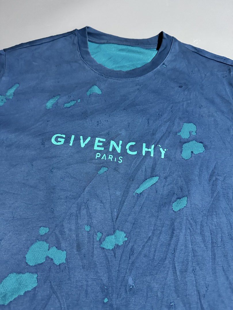 GIVENCHY PARIS DISTRESSED (Category: Activewear) located in Makati City. Submitted by js.street.finds (Listing ID 1460432628, Image 3). Description: DIMES 21.5/27.