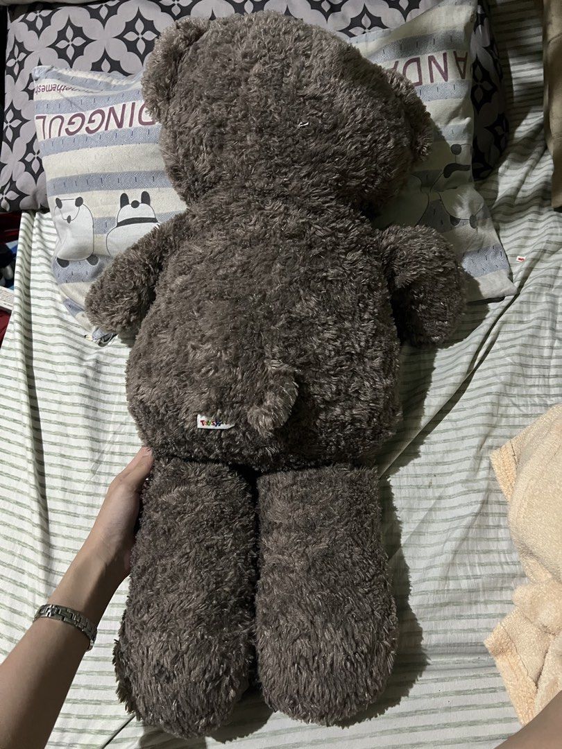 Gray Big Size Teddy Bear Stuff Toy (Category: Plushies & Soft Toys) located in Manila. Submitted by erickalago (Listing ID 1460490394, Image 2). Description: Big size (25 inches) but with flaw sa may mouth niya loc: Manila.