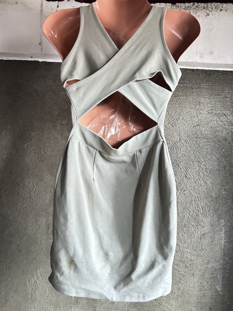 Gray Mini Dress (Category: Dresses) located in Manila. Submitted by leapmoonlight (Listing ID 1460502069, Image 2). Description: Preloved No flaws, signs of use only Note: For used items, please manage expectation snd color may vary due to lighting Mop: Gcash, Maya, Maribank.