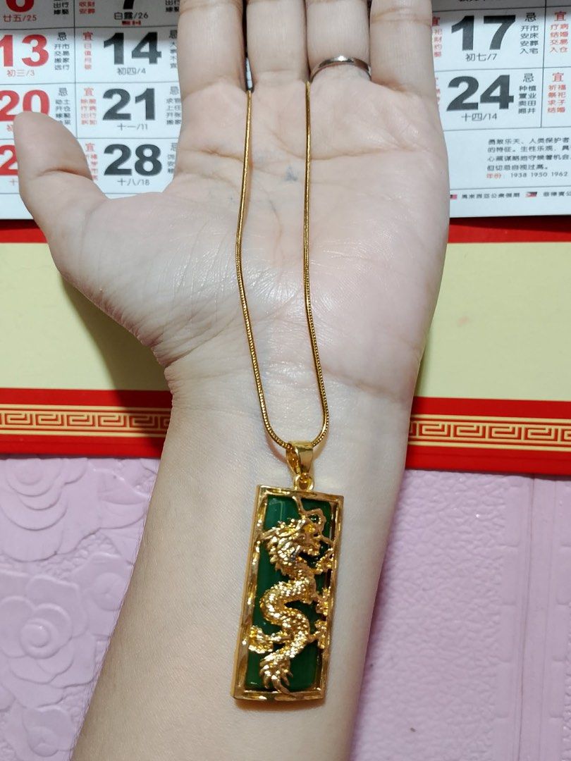 Green Imperial Jade Dragon Necklace (Category: Announcements) located in Caloocan City. Submitted by levres_good_collection07 (Listing ID 1460314941, Image 2). Description: Natural Green Imperial Jade Dragon Curved Necklace Jade size: 32mmX13mm Chain length: 18inches High quality stainless Box included.