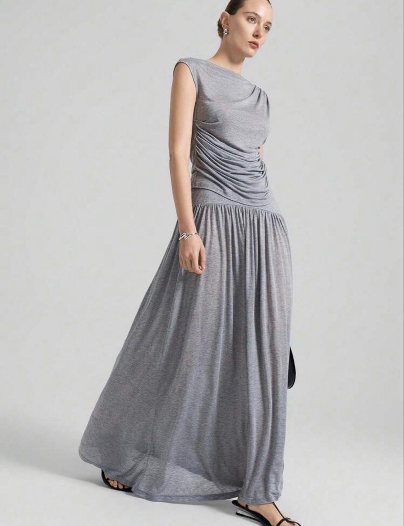 Grey Ruched Blouse and Long Skirt (Category: Dresses) located in Iloilo. Submitted by dabyladaby2 (Listing ID 1460319350, Image 1). Description: - Flowy grey maxi skirt - Asymmetrical neckline with ruching blouse - Elasticated waist - Full, gathered skirt - Sleeveless - skirt - waist 26.8-37 in, hip 35.7 in , length 38.8 in Top - shoulder 16.5 in , bust 29.9 , waist 25.7 in, length 22 in.