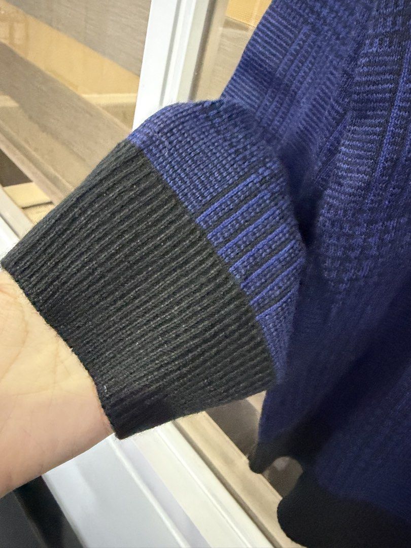 Gu sweatshirt (Category: Coats, Jackets and Outerwear) located in Manila. Submitted by kristinata44809 (Listing ID 1460331029, Image 3). Description: - Brand: GU - Style: Sweatshirt - Design: Classic blue and black plaid pattern - Features: Mock neck, ribbed cuffs and hem - Size: XL (EU 54 / UK 44 / US 44) - Condition: Excellent, like new.