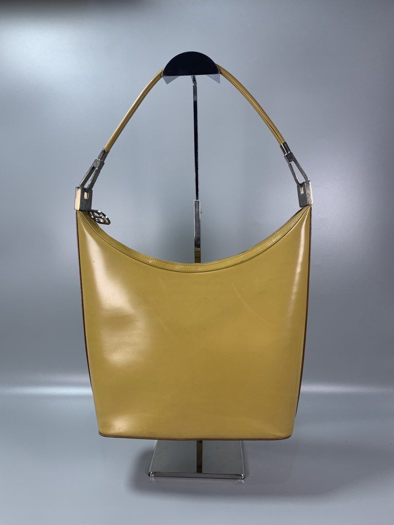 Gucci leather Handbag (Category: Shoulder Bags) located in Mabalacat. Submitted by vtgmalan (Listing ID 1460317139, Image 1). Description: Gucci leather Handbag Price :7,000 Condition :8/10 Product Condition Rank :B Issue/s : Repaired Handle /Need Cleaning Dimensions :11x11x4.5LxHxW) Inclusions: N/A Note : Please make sure to check all the photos before mine. All of the Items on sale are LEGIT/ORIGINAL. If you have a question , please message us 
