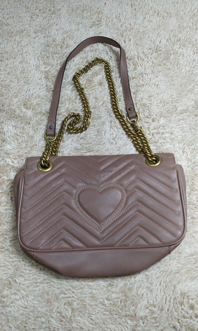 Gucci Marmont Sling Bag (Category: Shoulder Bags) located in Milaor. Submitted by lootinout (Listing ID 1460383397, Image 2). Description: Gucci Marmont Sling Bag ✅Sign Of Usage ✅Good Condition ✅Need Wash ✅Location: Bicol Naga City, Camarines Sur ✅Courier: J&T Express/Flash Express ✅MOP: Gcash only.