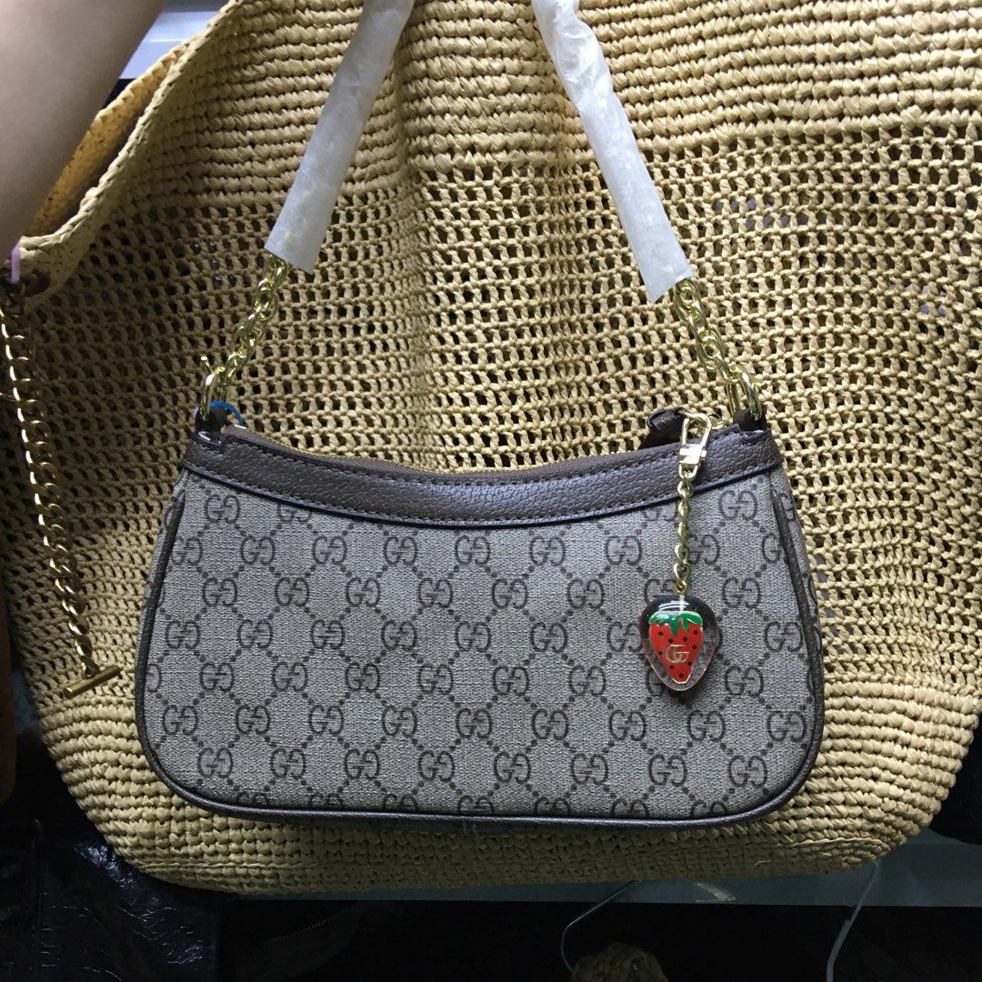 gucci sling & hand bag brown (Category: Beach Bags) located in Manila. Submitted by lizzy.cloud (Listing ID 1460404417, Image 2). Description: .