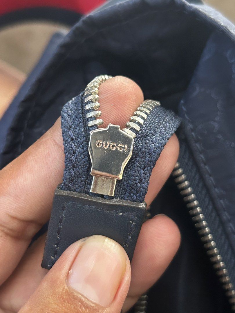 Gucci Sling bag (Category: Sling Bags) located in Aurora. Submitted by purethrift07 (Listing ID 1460310228, Image 3). Description: No issue Excellent Dm me Solid na solid Fresh from the bale.