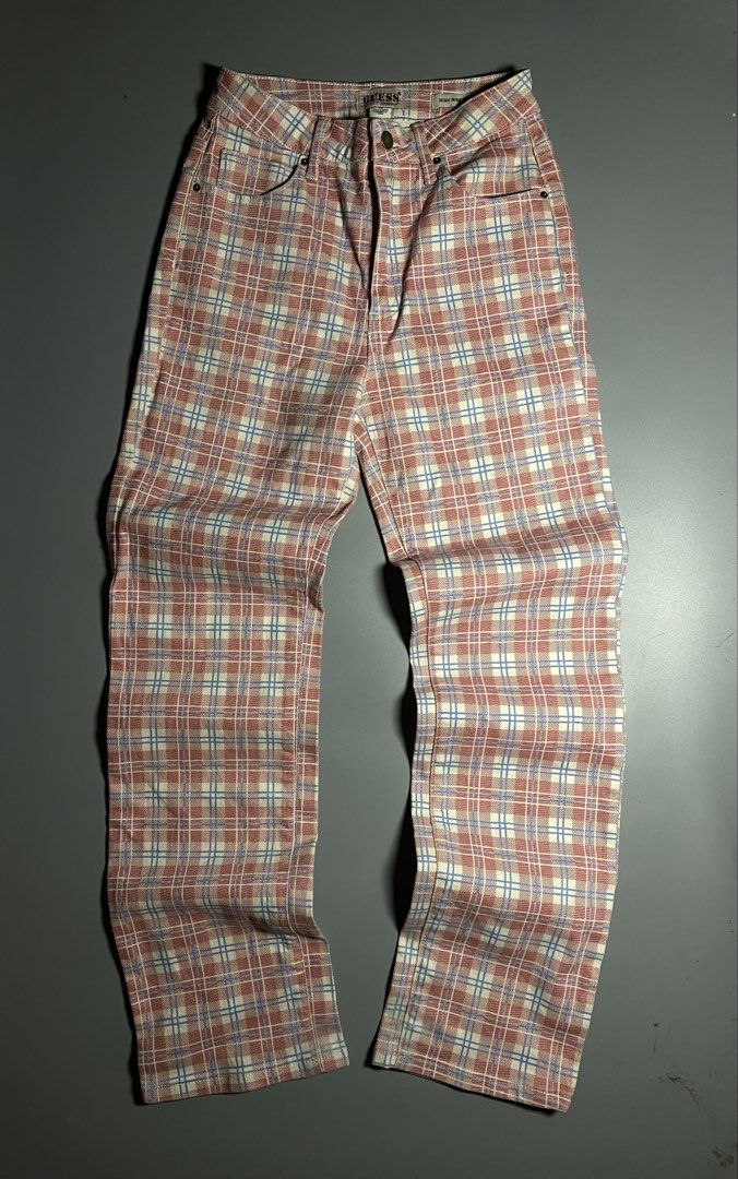 Guess Jeans For Women (Category: Jeans) located in Trento. Submitted by rappiboy121322 (Listing ID 1460503691, Image 3). Description: Guess Jeans Waistline: 27-28 Length: 40 Thigh: 11 Leg open: 8 No issue Cut washtag only 400 free ship.