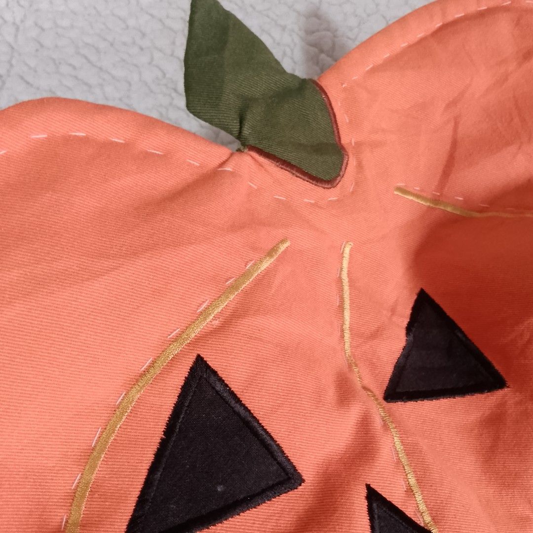 Halloween Pumpkin Placemat (Category: Table Linen & Textiles) located in Tuguegarao City. Submitted by thriftedtreasures101.1 (Listing ID 1460504074, Image 3). Description: Would be nice to use as center table runner for halloween decor. Slightly used, in very good condition. Color may vary due to lighting. ‎ ‎📍 Location: Cagayan Valley ‎👛 MOP: Maya/GCash ‎🛵 Shipping: J&T (SF c/o buyer) ‎*No COD. ‎*No rush shipping po. ‎*No low balling please!