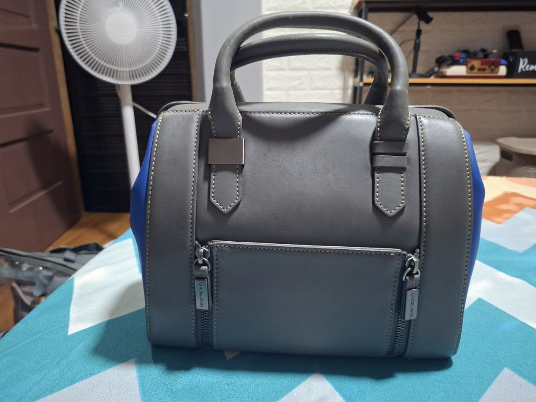 Handbag (Category: Wallets & Card holders) located in Bulacan. Submitted by orangekitten04 (Listing ID 1460310824, Image 3). Description: .
