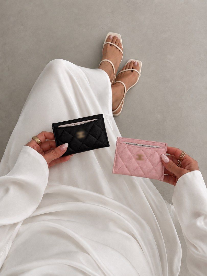 €HANEL CLASSIC CARD HOLDER ✨ (Category: Luxury Bags & Wallets) located in Manila. Submitted by _not.raqs (Listing ID 1460418426, Image 2). Description: Colors Available: Black, Dark Grey, White & Dusty Pink, -Hardware: Gold & Silver options -Inclusions: Box Perfect for everyday use or gifting.🤍.