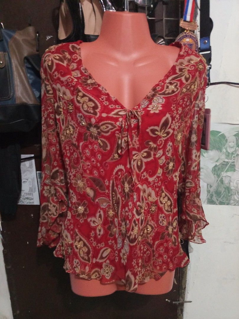Hanging Mannequin (Category: Blouses) located in Manila. Submitted by waldorf.thrifted (Listing ID 1460482815, Image 2). Description: no issue + brandnew blouse not included north caloocan loc.
