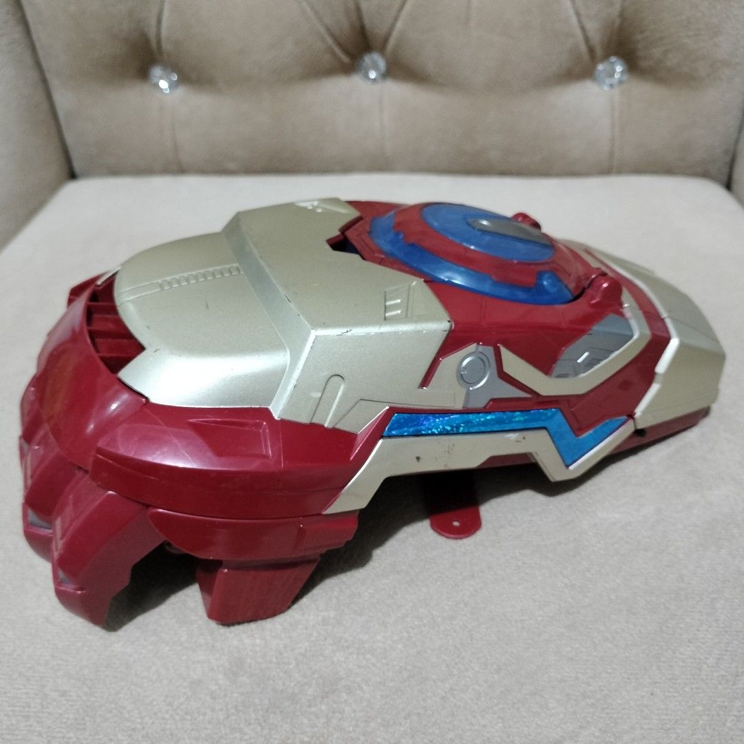 Hasbro Marvel Iron Man Motorized ARC FX Gauntlet (Category: Action & Battle Toys) located in Imus. Submitted by viaysthriftshop (Listing ID 1460403746, Image 1). Description: .