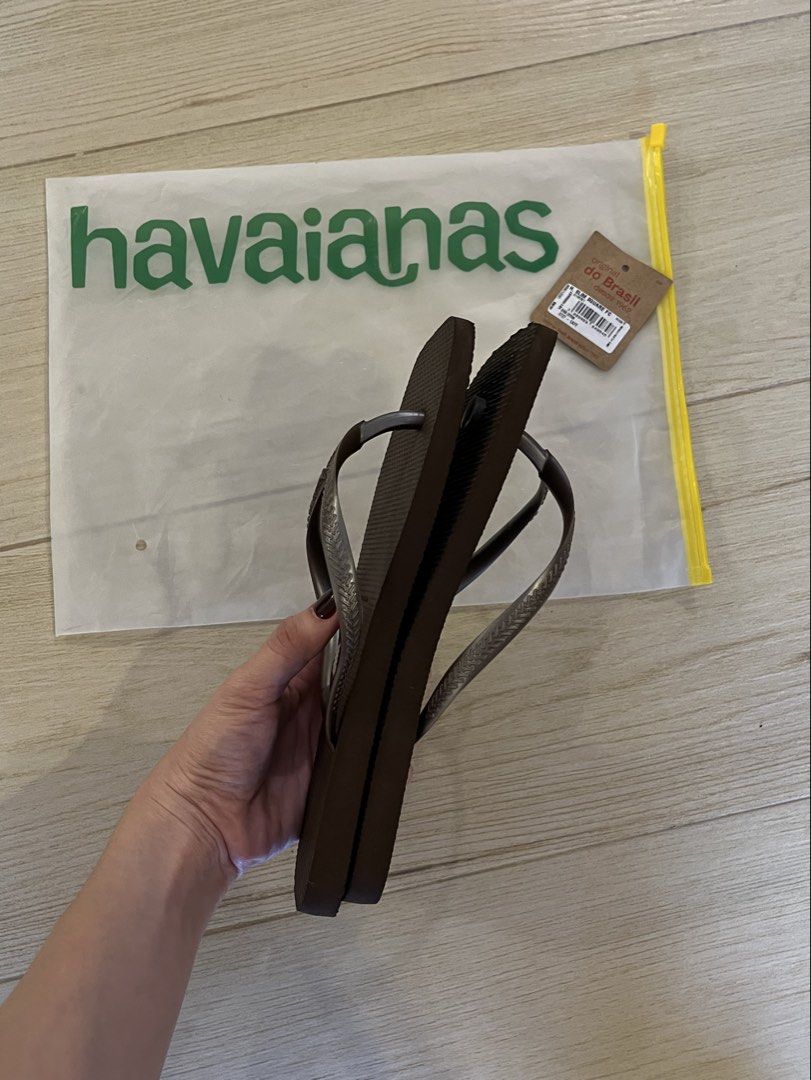 HAVAIANAS BROWN SQUARE SLIPPERS 37-38 (Category: Slippers and slides) located in Butuan. Submitted by preownedbykath (Listing ID 1460391997, Image 3). Description: .