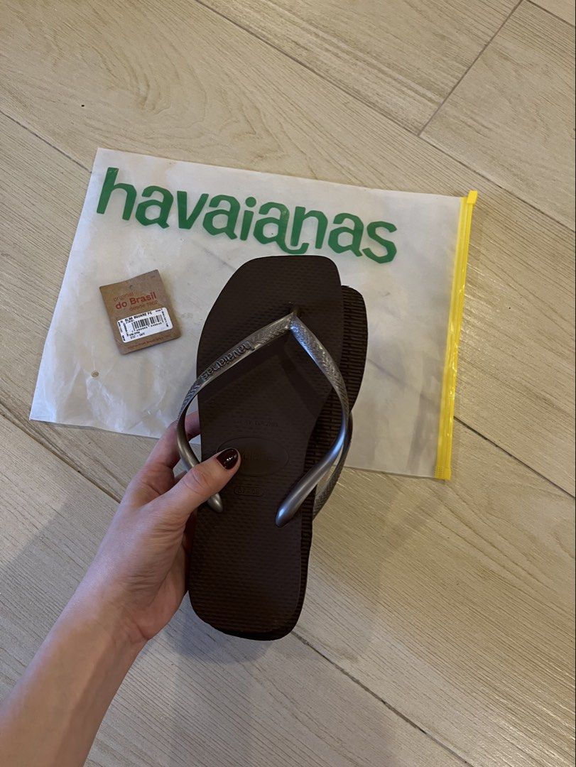 HAVAIANAS BROWN SQUARE SLIPPERS 37-38 (Category: Slippers and slides) located in Butuan. Submitted by preownedbykath (Listing ID 1460391997, Image 2). Description: .