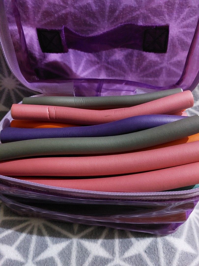 Heatless | Twist-Flex Rods Foam Curlers (Category: Hair) located in Antipolo. Submitted by ms.marieyahs (Listing ID 1460435203, Image 2). Description: heatless curler RFS: di nagagamit na, nagamit lang once sinubukan lang.. - can send more photos if needed. - lalamove shouldered by buyer.. - you may check my profile just in case may iba pang magustuhan. tnx!.