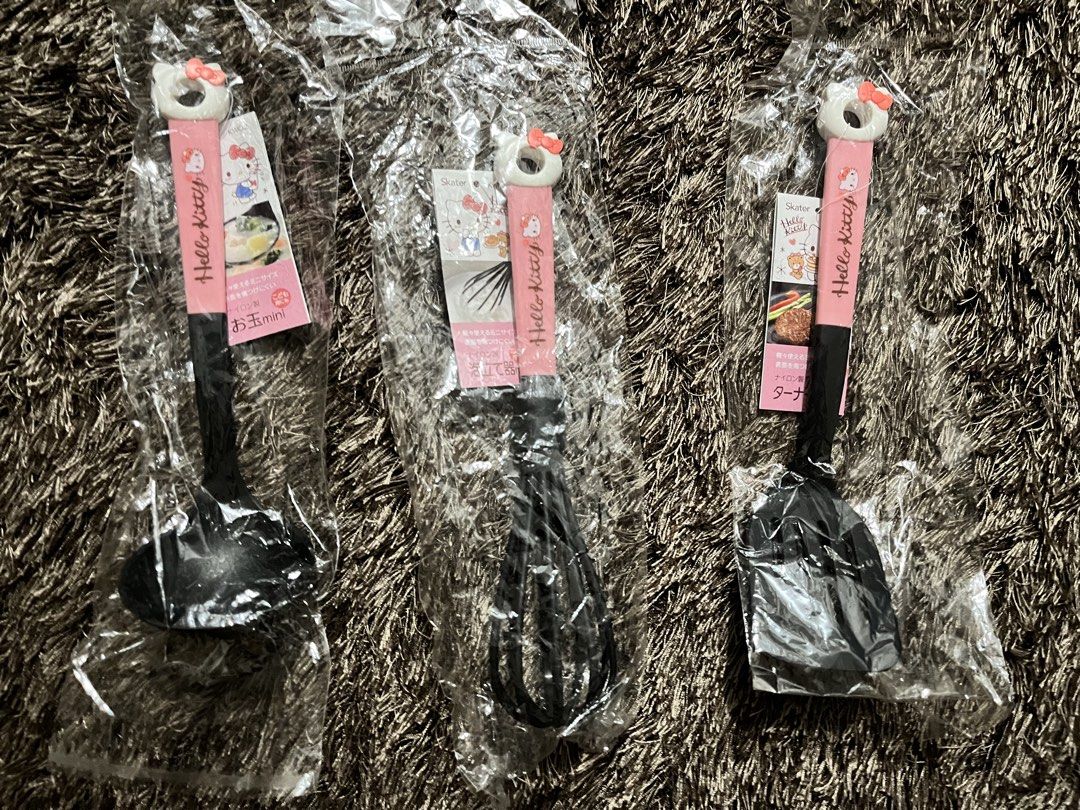 Hello Kitty Skater Kitchen Utensils Set (Category: Dinnerware & Cutlery) located in Manila. Submitted by ronalynrey57532 (Listing ID 1460359245, Image 2). Description: - Set of 3 Kitty kitchen utensils - Includes: Ladle, Whisk, Spatula - Brand: Skater - Condition: Brand new, still in original packaging - Ideal for Kitty enthusiasts or adding a fun touch to your kitchen.