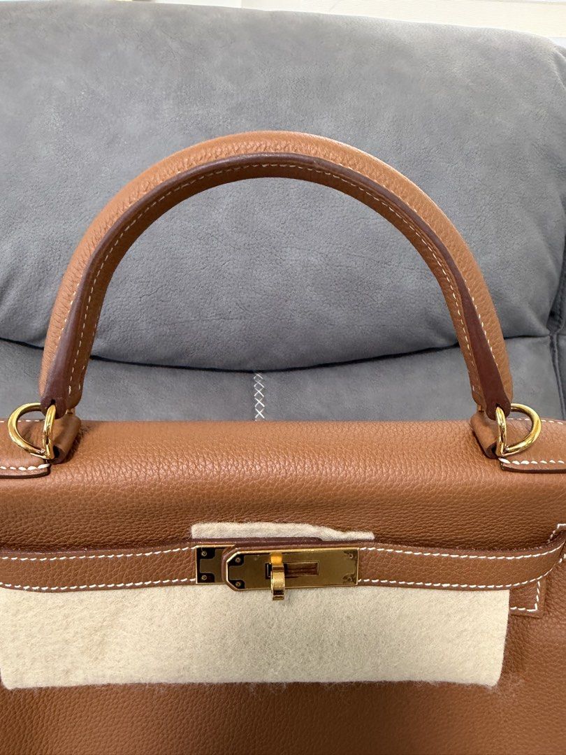 Hermes Kelly 28 Gold GHW (Category: Luxury Bags & Wallets) located in Mandaluyong City. Submitted by az.purse (Listing ID 1460440978, Image 3). Description: Stamp X Comes with box, dustbag, clochette and LG certificate.