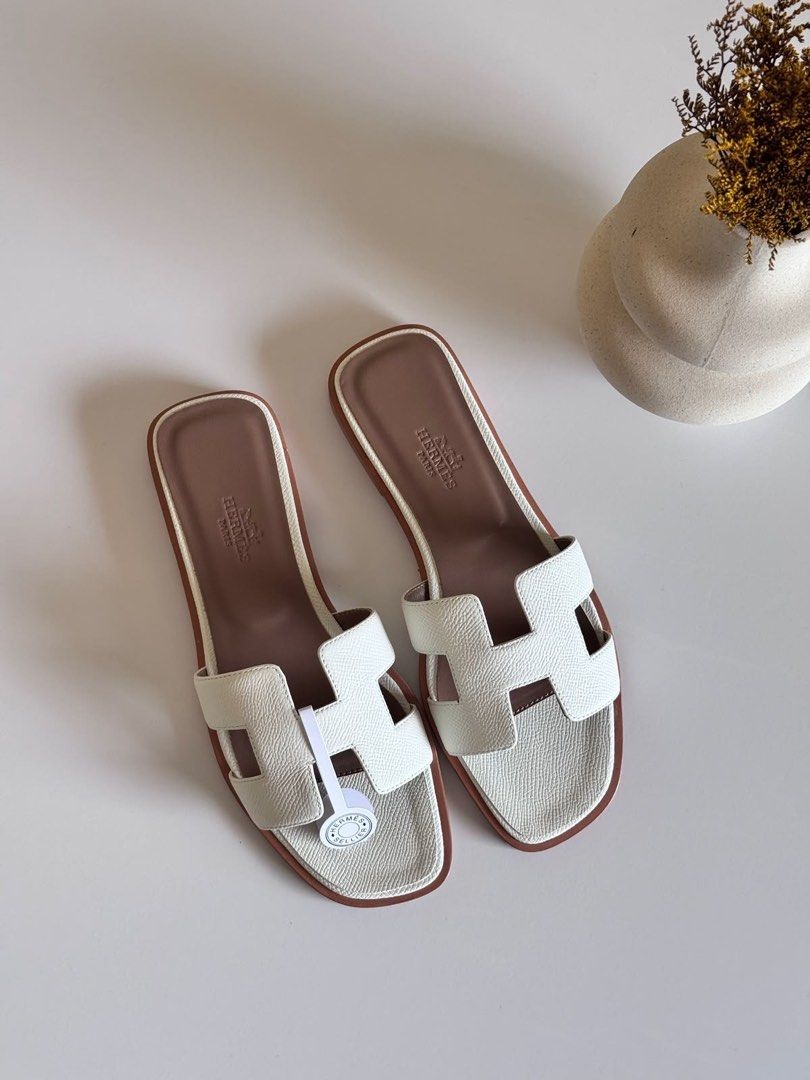 Hermes Oran (Category: Sandals) located in Manila. Submitted by juju.sell (Listing ID 1460461187, Image 3). Description: ⭐️with box sizes: 36/37/38/39/40 ₱850 only PS: Pre-order items are not always available. Please ask for a second choice of color or style to avoid delays and help us process your order before each cutoff..