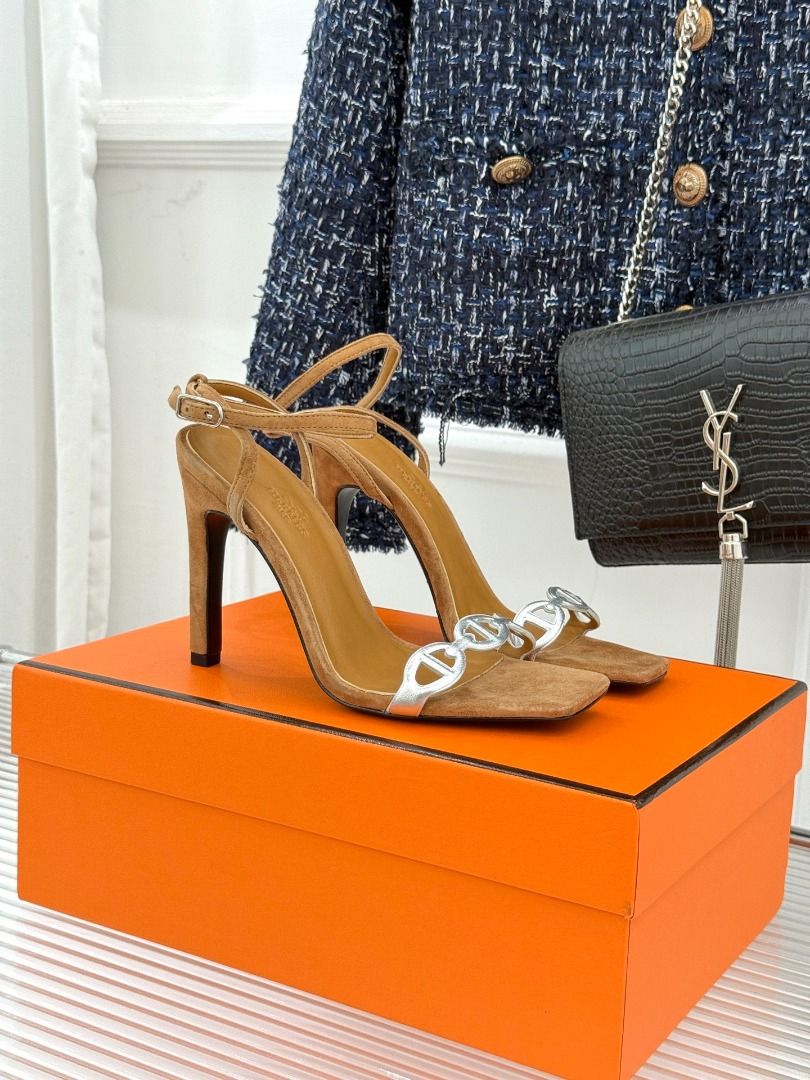 Hermes sandals (Category: Sandals) located in Cavite. Submitted by nsuamiyehu62943 (Listing ID 1460321733, Image 2). Description: .
