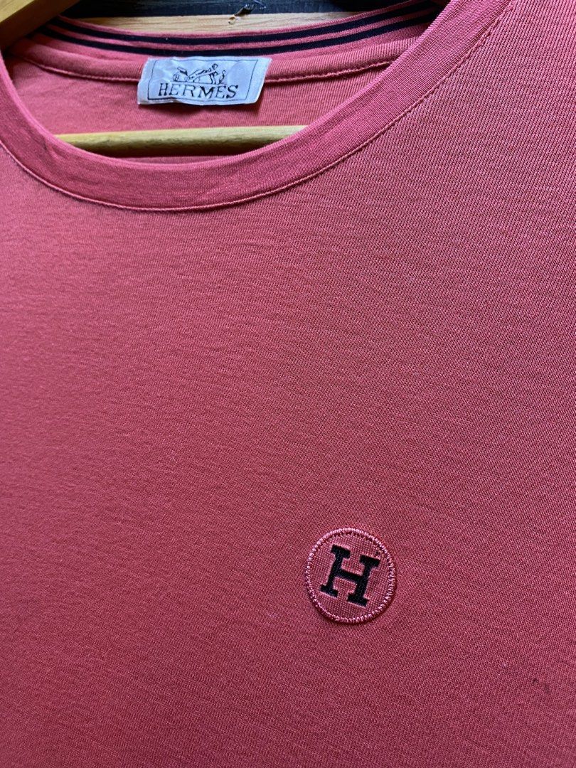 HERMES “Small logo embroid” (Category: Tshirts & Polo Shirts ) located in Makati City. Submitted by drip.poww (Listing ID 1460434203, Image 3). Description: - Authentic Hermes - Color: pink - Size: Large - Dimes: 22x29 - Authentic - Excellent condition - Need wash, fresh from bale - Material: 100% Cotton Please don’t expect too much—these are thrifted (ukay) items. 😊 !!STILL NEGOTIABLE!!.