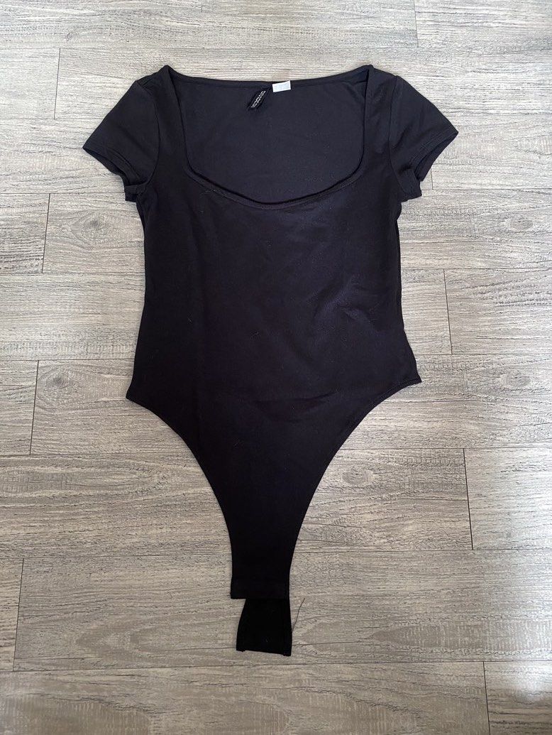 H&M Black Bodysuit (Category: Others Tops) located in Bacoor. Submitted by hellop4t (Listing ID 1457363953, Image 1). Description: orig price is 499.