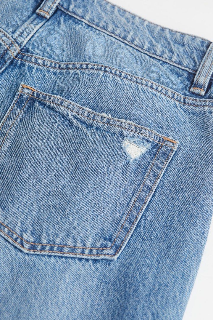 H&M Loose straight high jeans (Category: Jeans) located in Makati City. Submitted by by.demi (Listing ID 1460478165, Image 2). Description: .