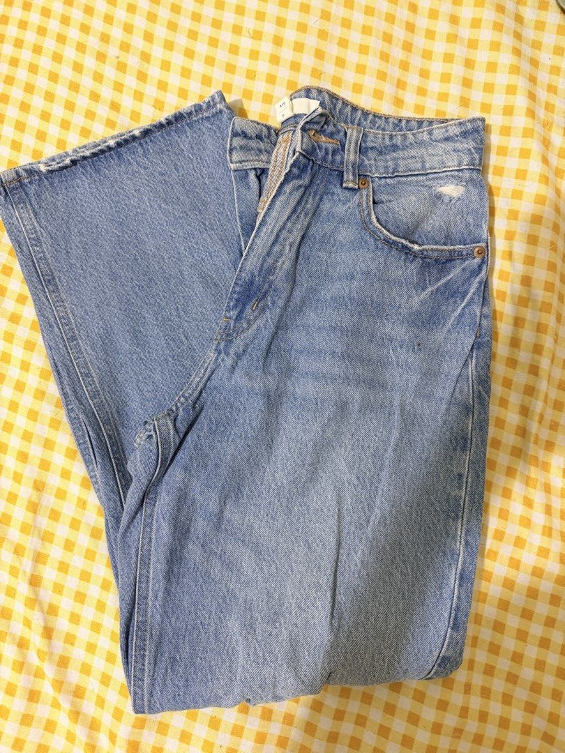 H&M Loose straight high jeans (Category: Jeans) located in Makati City. Submitted by by.demi (Listing ID 1460478165, Image 3). Description: .