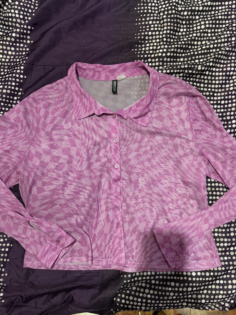 H&M pink patterned long sleeve top with collar medium to large (Category: Longsleeves) located in Taytay. Submitted by juliaddaa (Listing ID 1460405422, Image 1). Description: .
