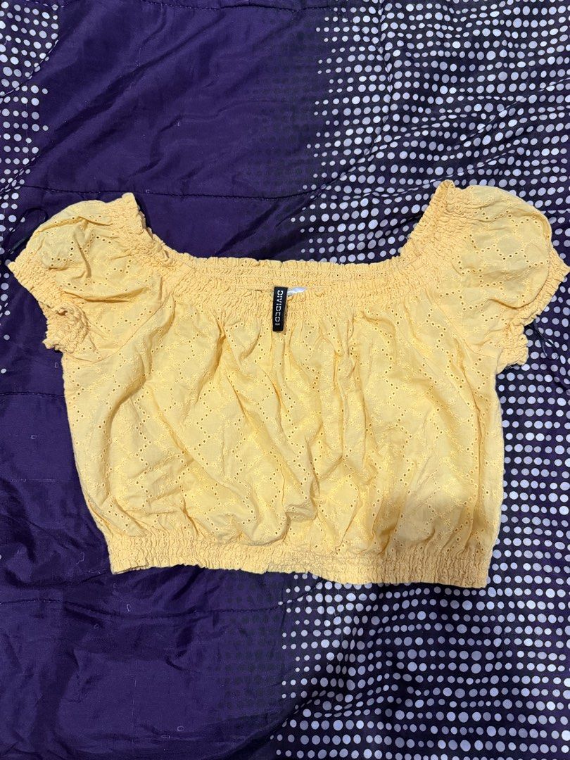 H&M yellow short sleeve top small to medium (Category: Blouses) located in Taytay. Submitted by juliaddaa (Listing ID 1460401381, Image 1). Description: .