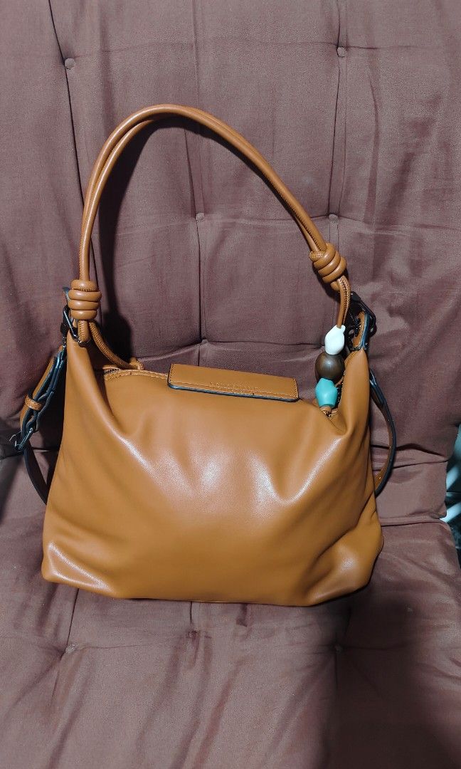Hobo bag (Category: Shoulder Bags) located in Caloocan City. Submitted by casseyann26-05661 (Listing ID 1460489684, Image 2). Description: longchamp leather.