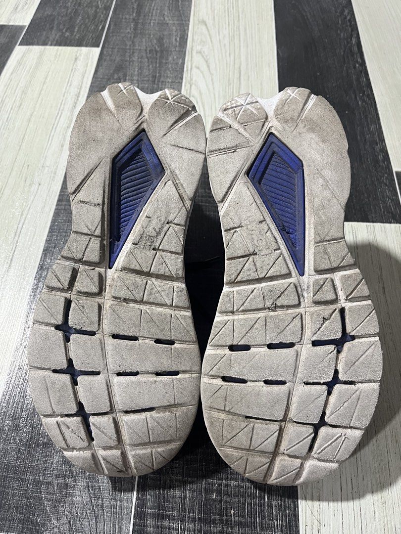 HOKA MACH 5 (Category: Sneakers) located in Quezon City. Submitted by gofund.aryan (Listing ID 1460398491, Image 3). Description: HOKA MACH 5 in Good Condition Needs cleaning no box Issue: Heel drags size 7W / 24cm / 38.5 euro 950 + SF.