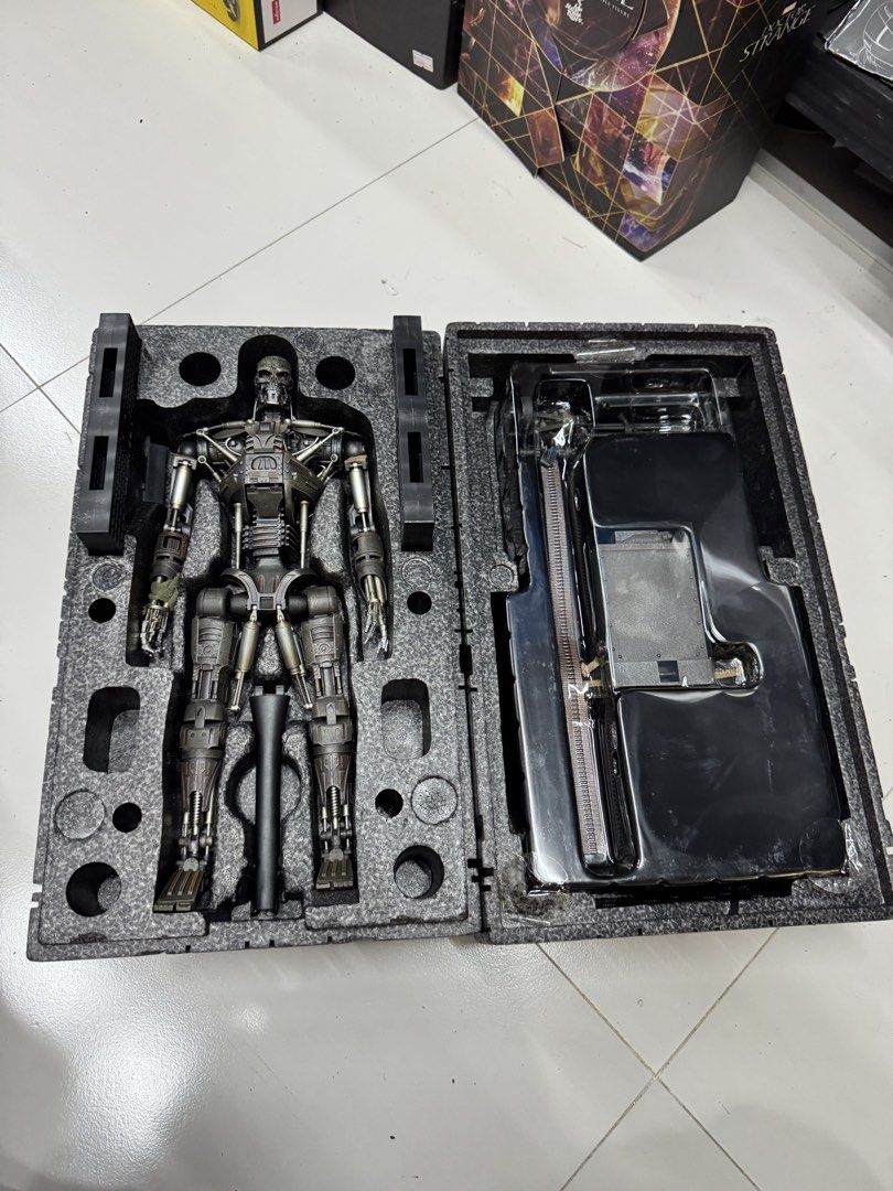 Hot toys Terminator EndoSkeleton T600 (Category: Figurines & Statues) located in Paranaque City. Submitted by icko007 (Listing ID 1460314494, Image 3). Description: Hot toys Terminator EndoSkeleton T600 Bib Complete no issue Price 9.4k Only No Rush Shipping /Dibs now pay now Location Paranaque Payment Gcash/Bpi Shipping Lalamove/Lbc Buyers Risk / Fee ‼️Seller is not responsible for: lost, stolen, or damaged packages..