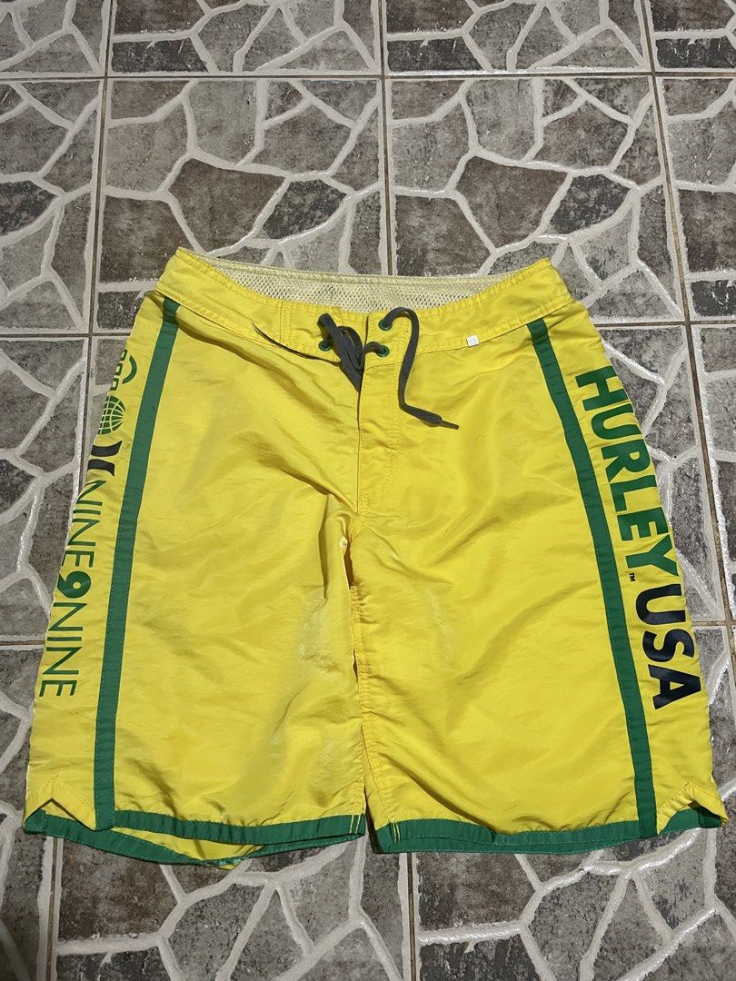 Hurley Shorts (Category: Shorts) located in Mandaluyong City. Submitted by _yuujjj (Listing ID 1460332561, Image 1). Description: .