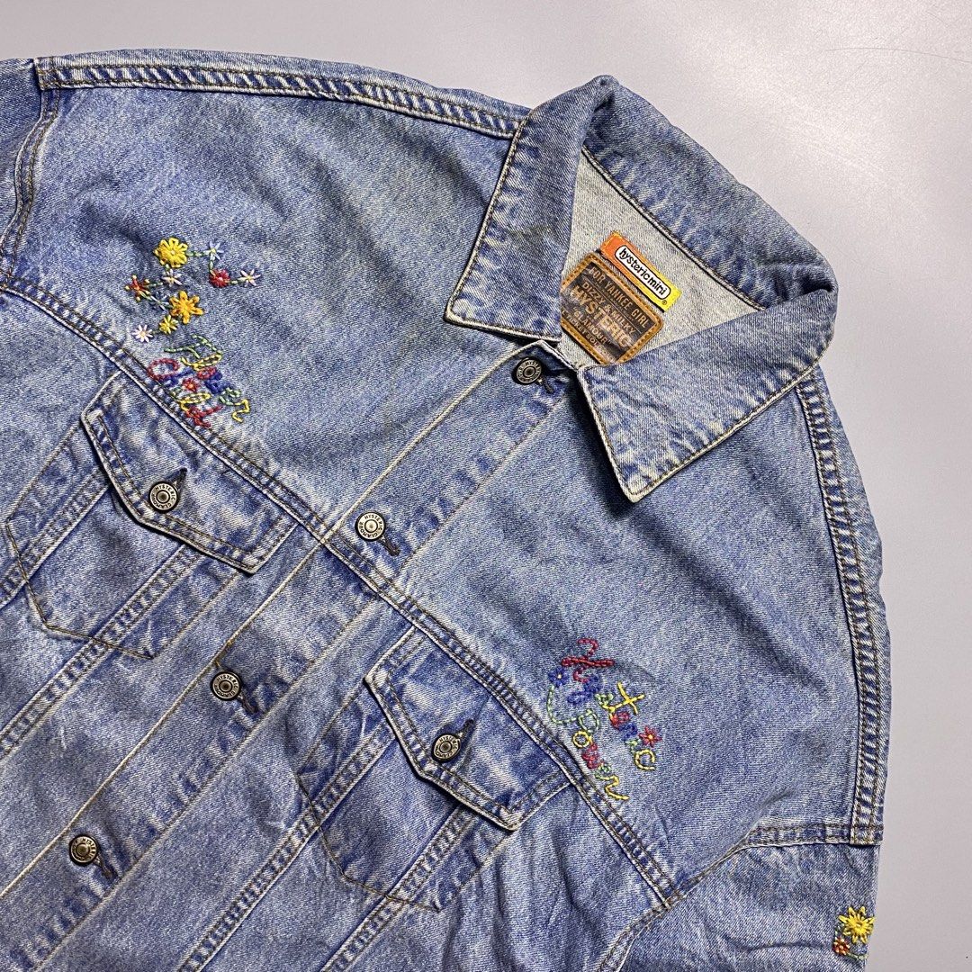Hysteric Glamour Denim Jacket (Category: Coats, Jackets and Outerwear) located in Bacolod City. Submitted by quiarakazelxx (Listing ID 1460457969, Image 2). Description: Size: Small •Unisex Dimes: W23 | L25 Flaws: Stain (Needwash) •Sign of used •Embroidered logo design Pm📩.